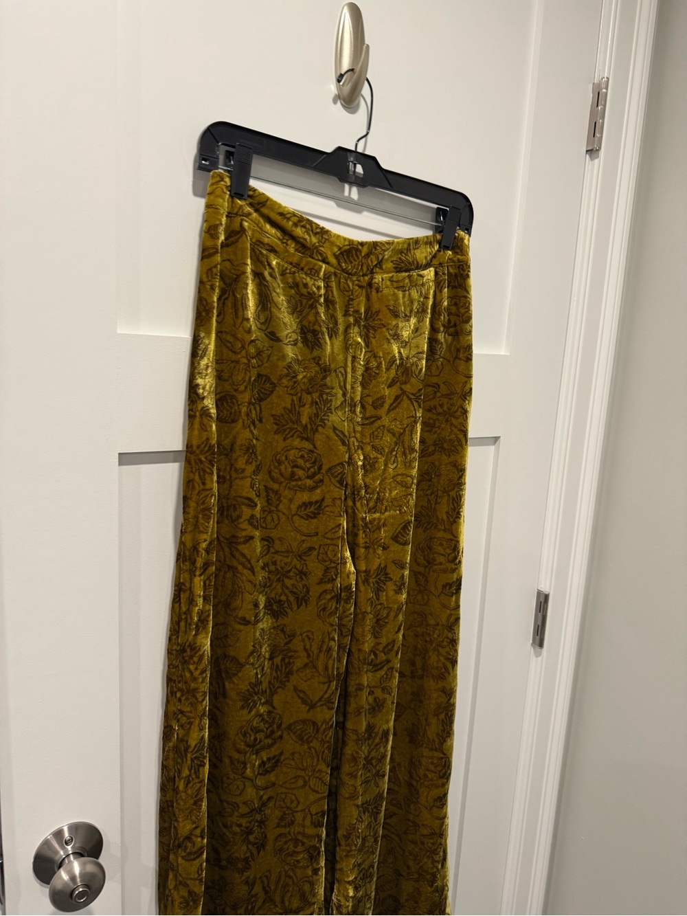 Anthropologie Wide Leg Velvet Pants in Gold Floral - Picture 3 of 9